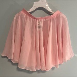 Girls ballet / dance skirt. Size 6x-7. Mondor.